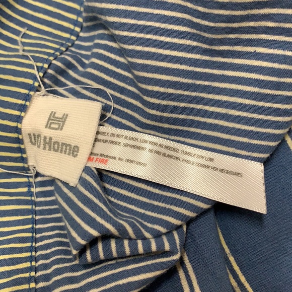 💥3/$25 Urban Outfitters pillow cases - Picture 2 of 3